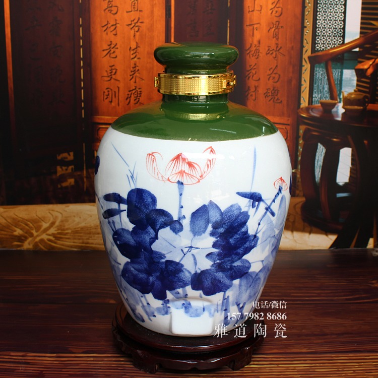 景德鎮顏色釉手繪酒壇-荷花款