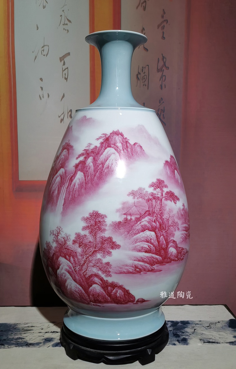 景德鎮名家手繪瑪瑙紅藝術花瓶(圖2)