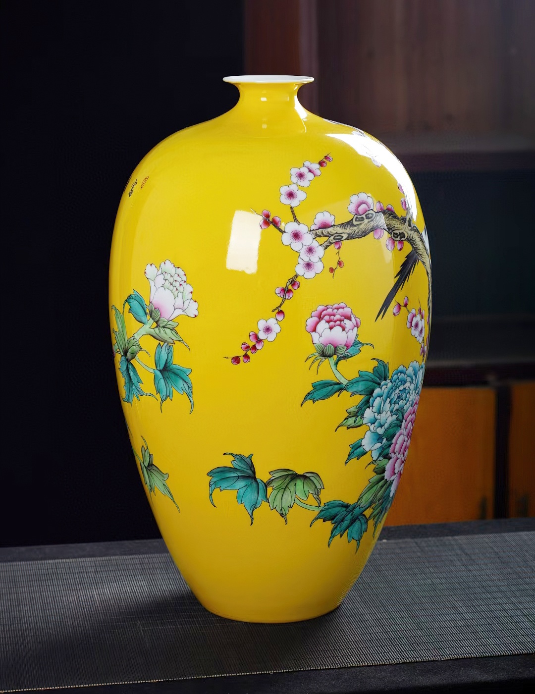 倪繁手繪薄胎陶瓷花瓶（富貴迎春）(圖5)
